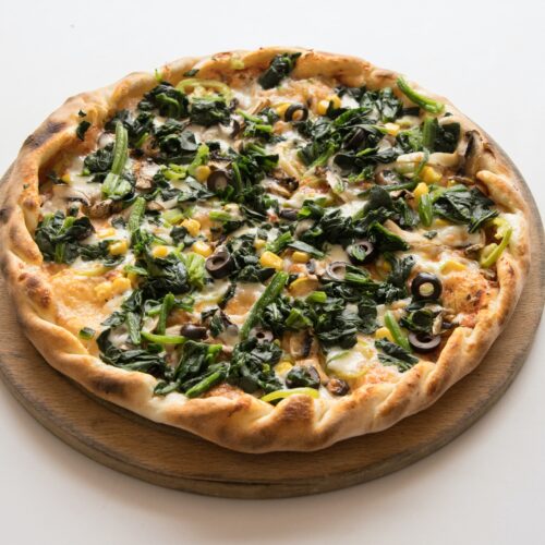 Vegen pie with spinach and olives